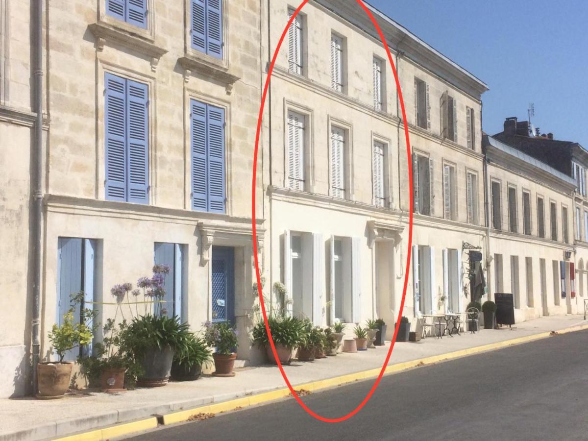 La Maison du Port Mortagne-sur-Gironde Extérieur photo