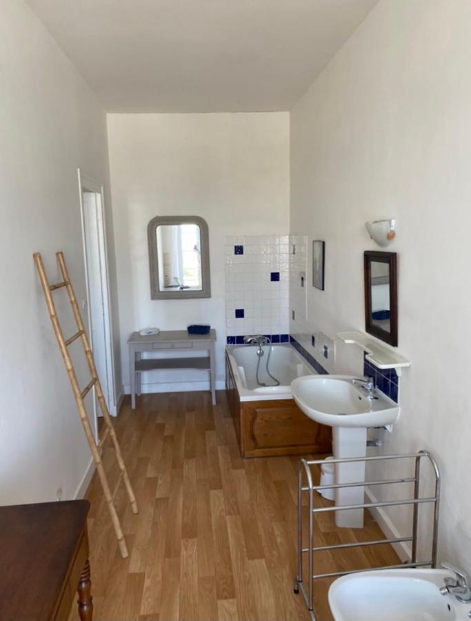La Maison du Port Mortagne-sur-Gironde Extérieur photo